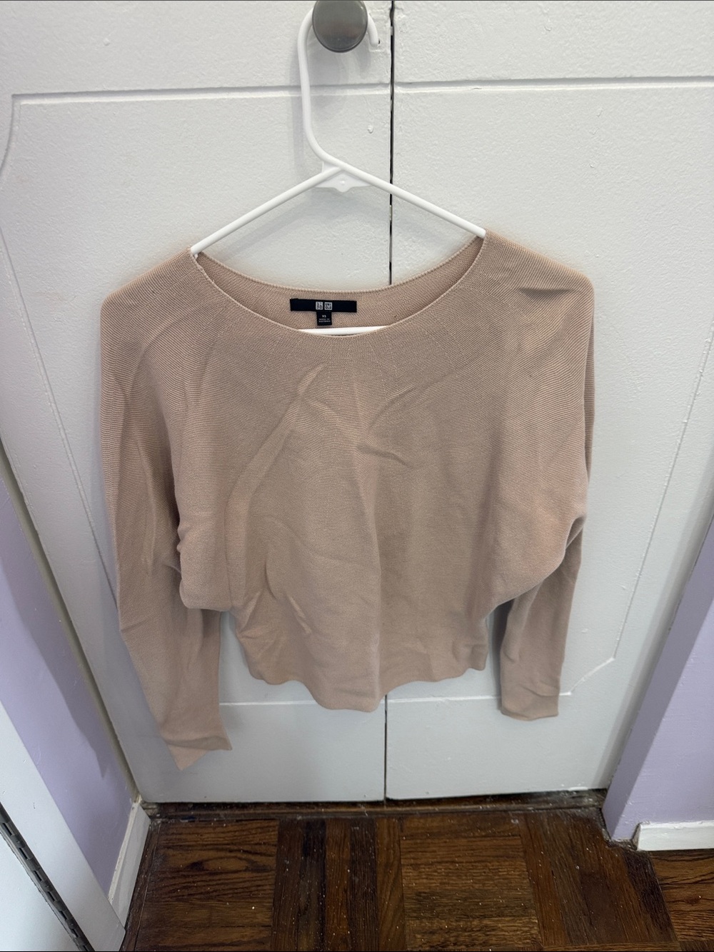 Uniqlo Women's Scoop Neck Sweater in Light Taupe